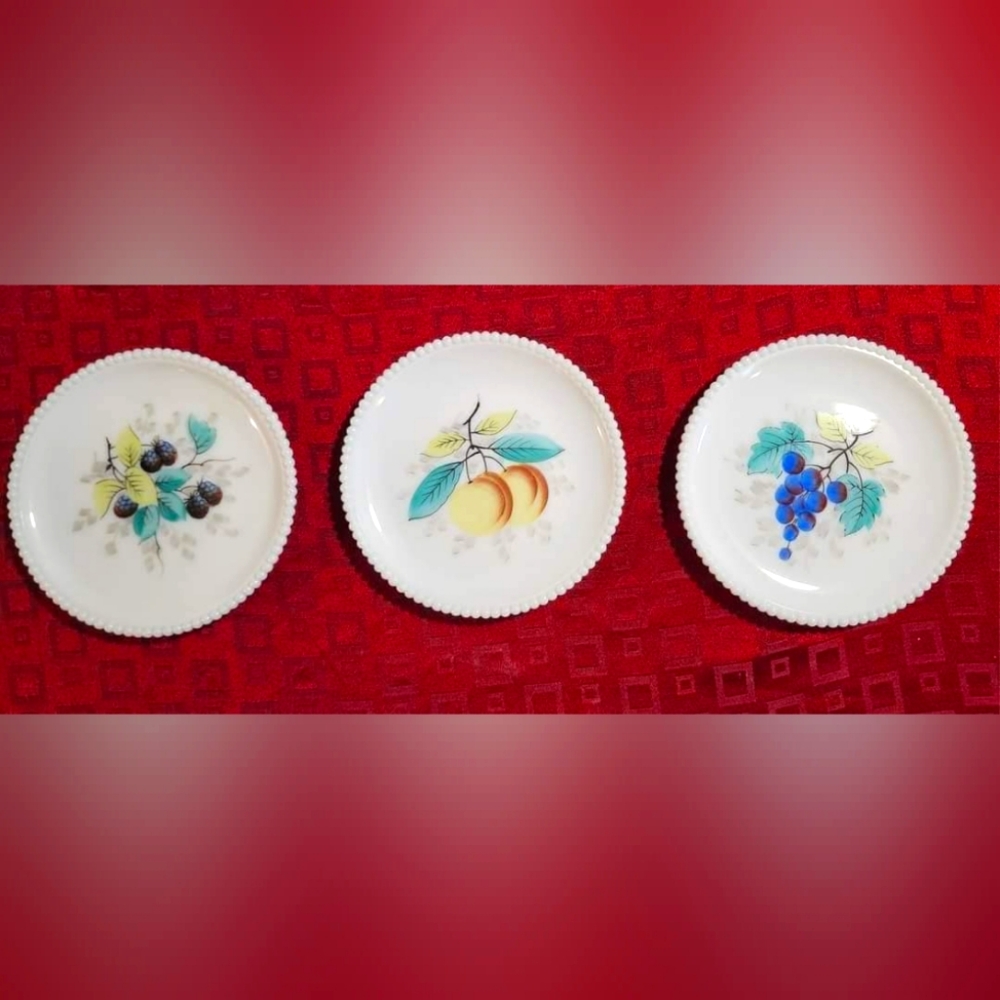 VTG Westmoreland Beaded Edge Fruit Lunch Plates